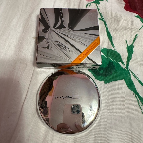 MAC Cosmetics Other - Brand new Mac highlighter in oh darling